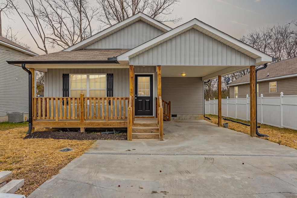 1202 Dozier St Dusk