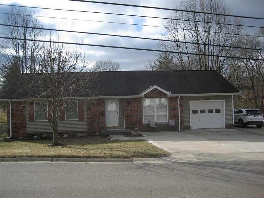 921 Columbus Ave, Batesville, IN 47006 - photo 1