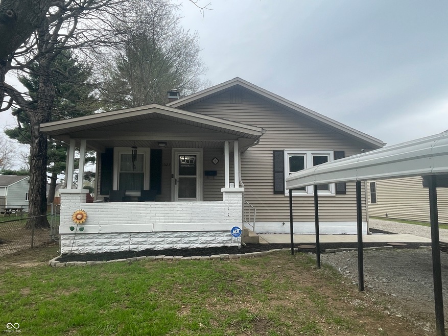 1527 Ravenswood Dr, Columbus, IN 47201 - photo 1