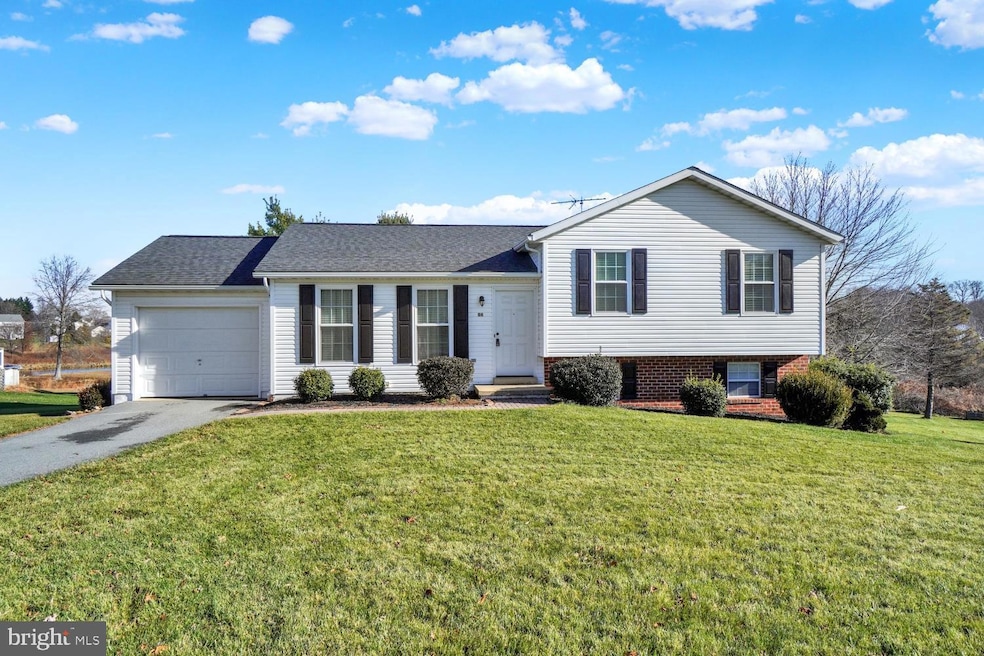 94 Piston Ct, Stewartstown, PA 17363 - photo 1