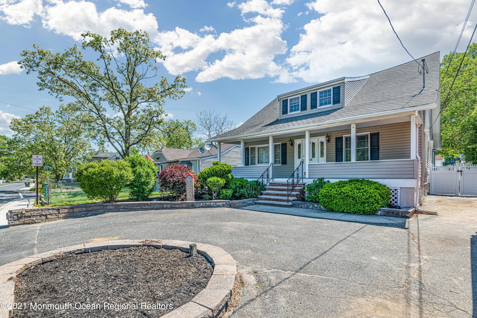 490 S Laurel Ave, Hazlet Township, NJ 07734 - photo 1