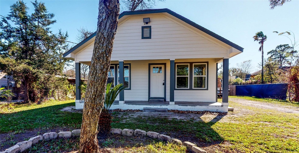 612 Apache St, Houston, TX 77022 - photo 1