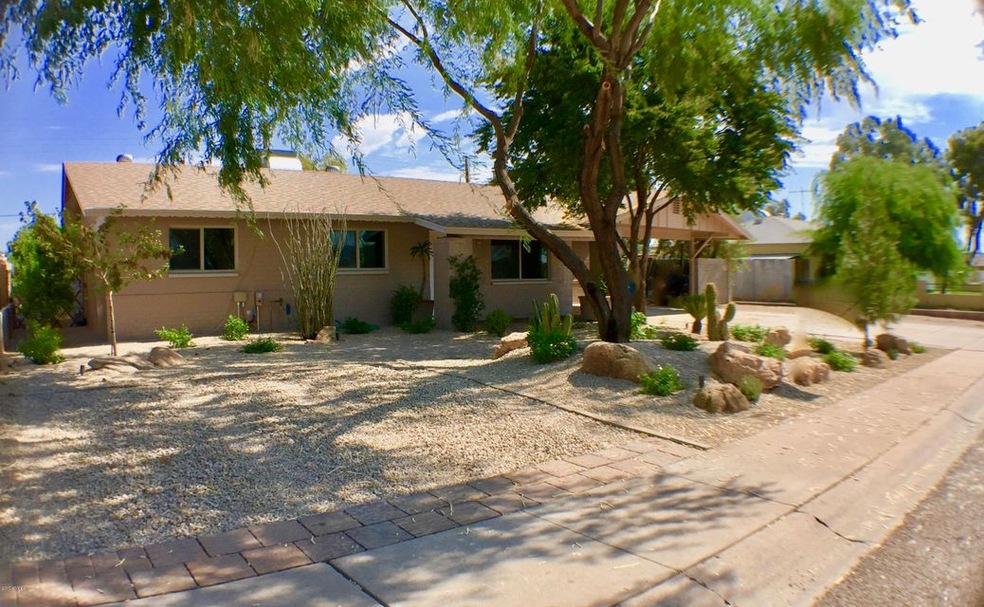 3612 W Palmaire