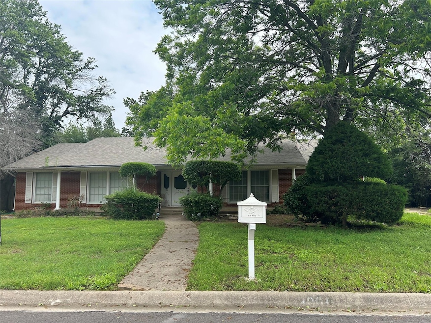 3001 Thunderbird Dr, Denton, TX 76207 - photo 1