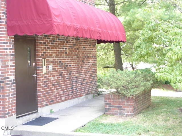 181 Westport Ave unit 5, Norwalk, CT 06851 - photo 1
