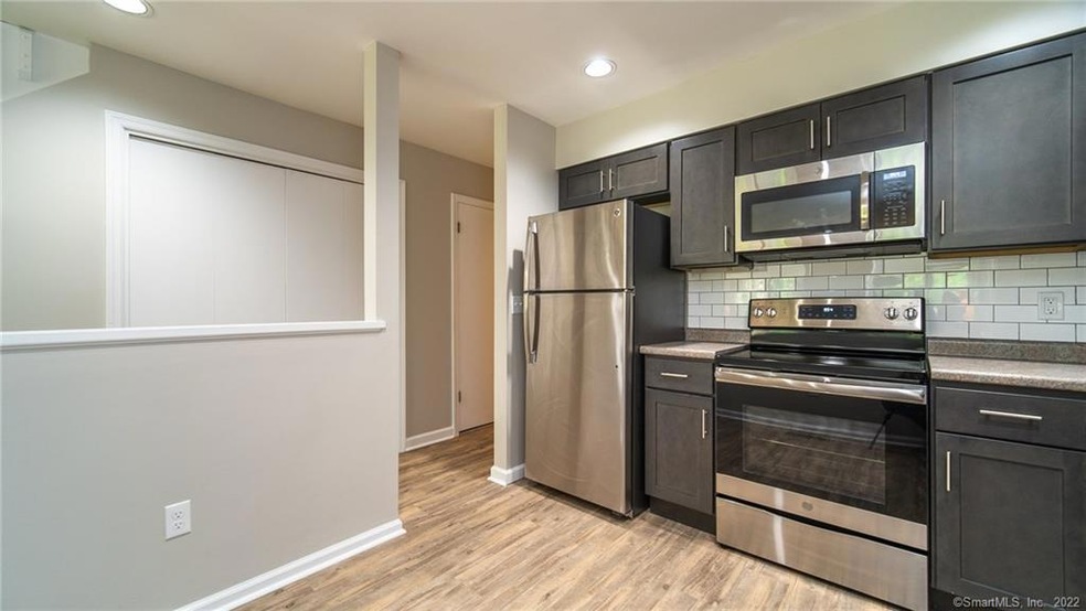 32 Deer Run, Bethel, CT 06801 - photo 1