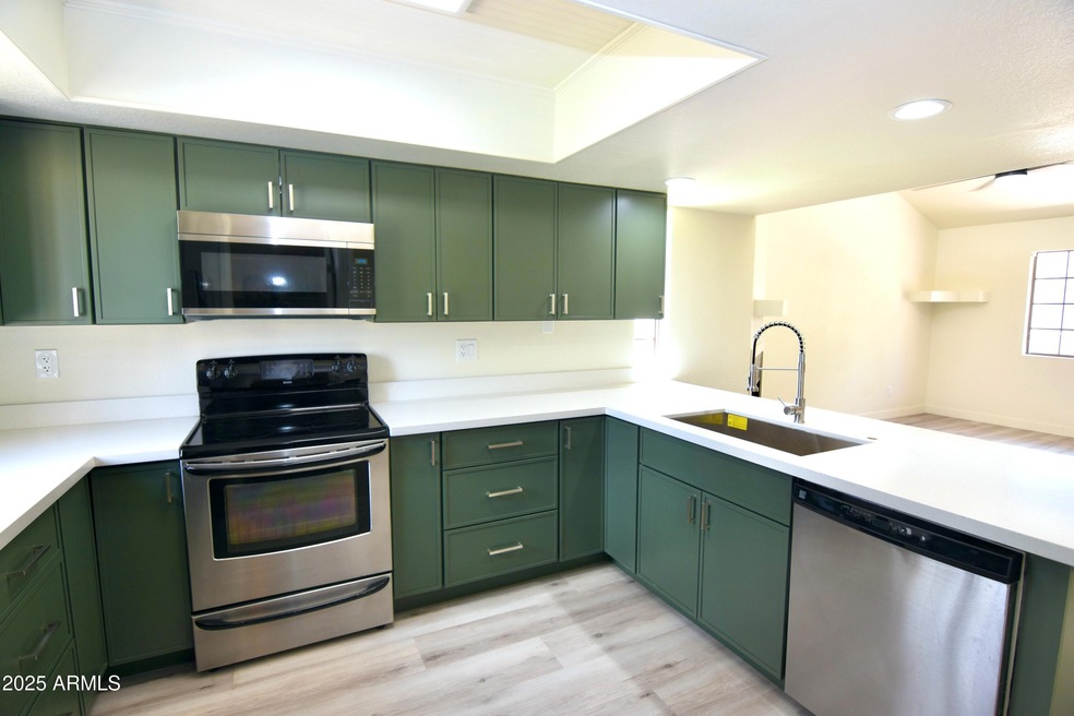 2020 W Union Hills Dr unit 240, Phoenix, AZ 85027 - photo 1