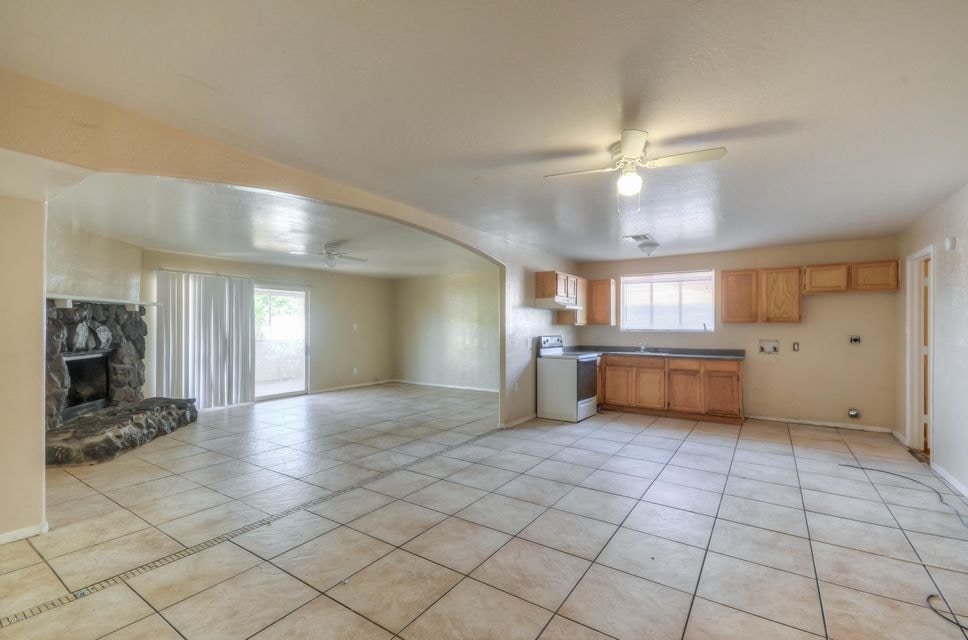 5526 W Avalon Dr, Phoenix, AZ 85031 - photo 1