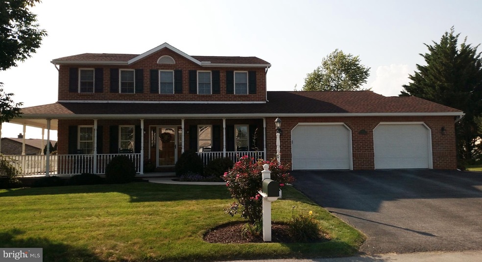 307 Wellslee Dr, Chambersburg, PA 17201 - photo 1