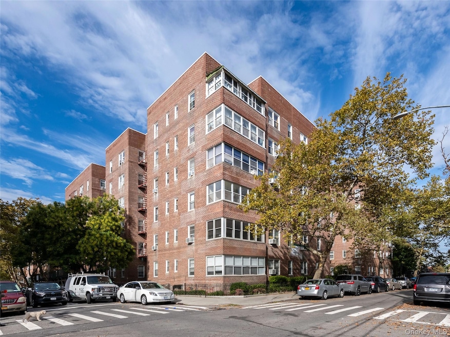 New Hampshire House Condos unit D11, Rego Park, NY 11374 - photo 1