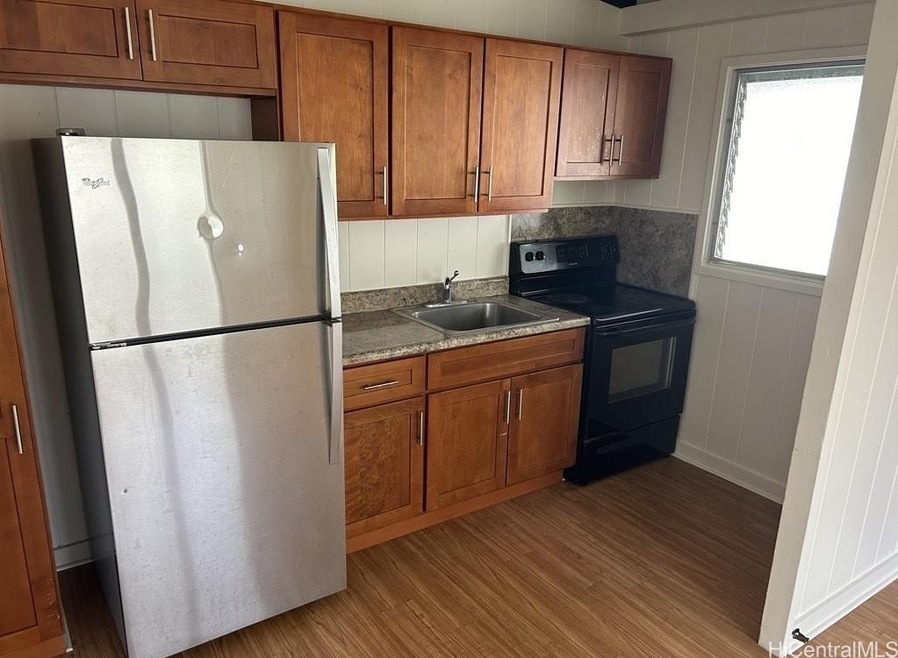 1635 Liholiho St unit B, Honolulu, HI 96822 - photo 1