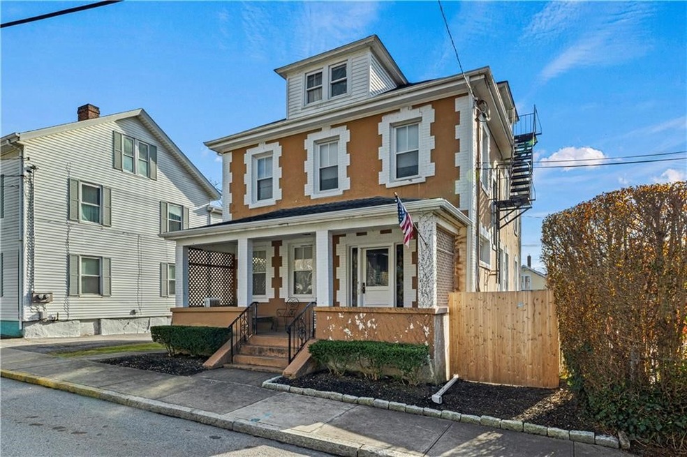 10 Braman St unit 1, Newport, RI 02840 - photo 1