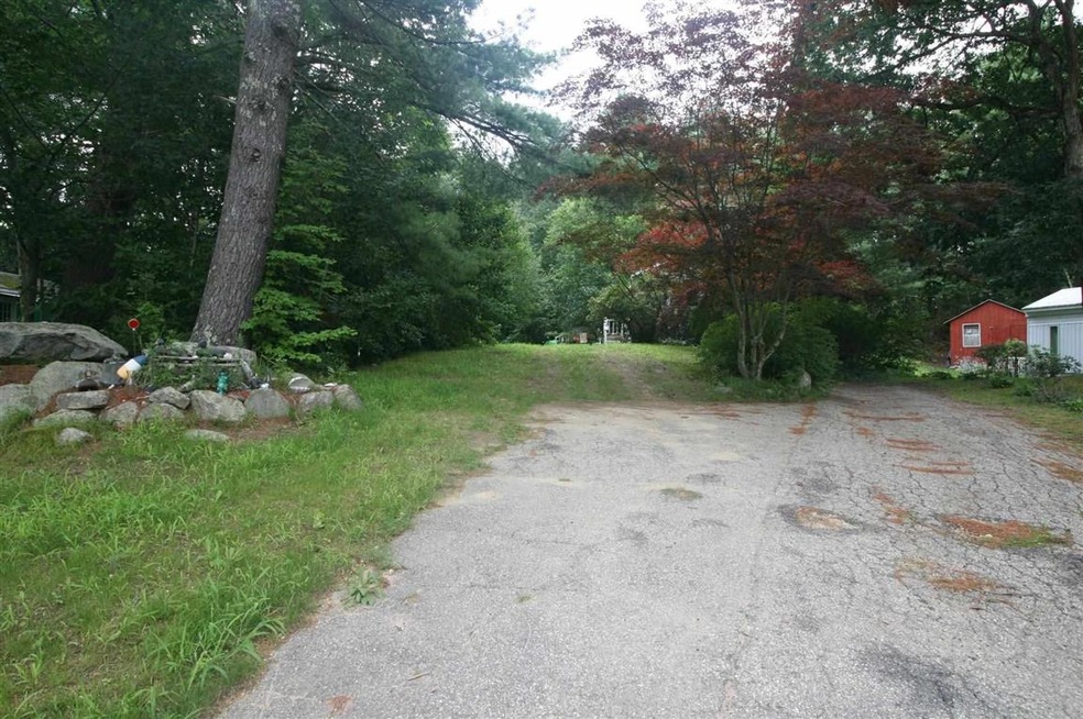 84 Boxwood Ln, Raymond, NH 03077 - photo 1