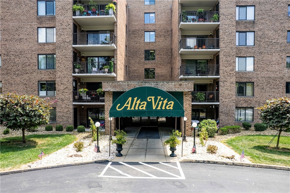 3 Alta Vita Dr unit 205, Greensburg, PA 15601 - photo 1