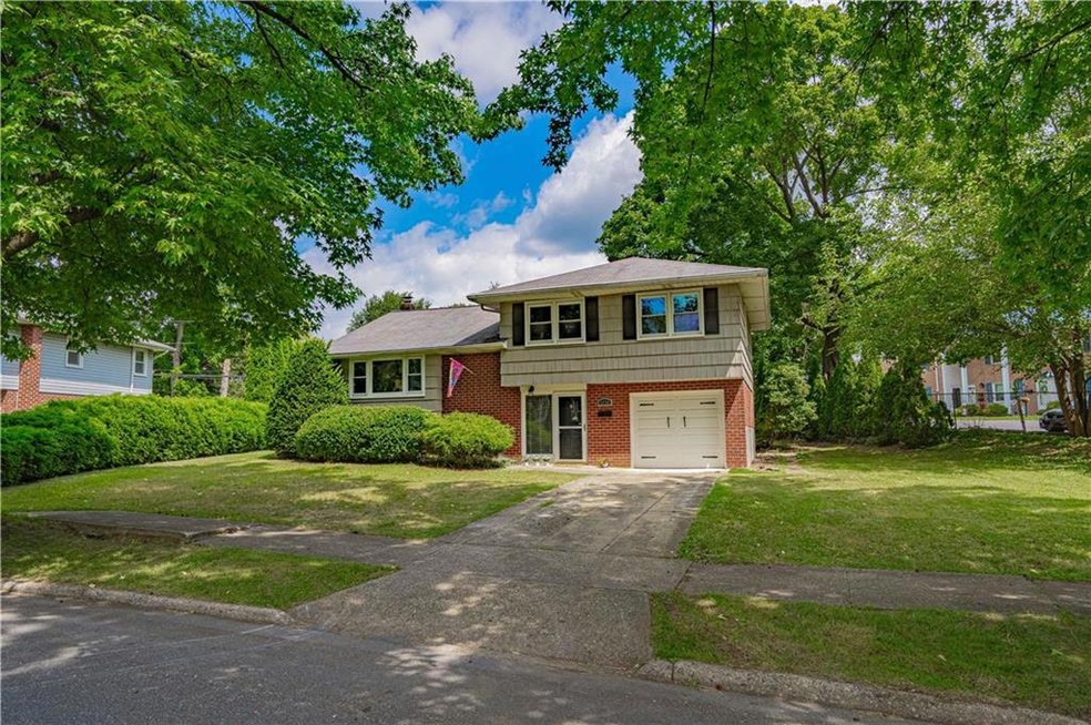 3170 Easthill Dr, Bethlehem, PA 18017 - photo 1