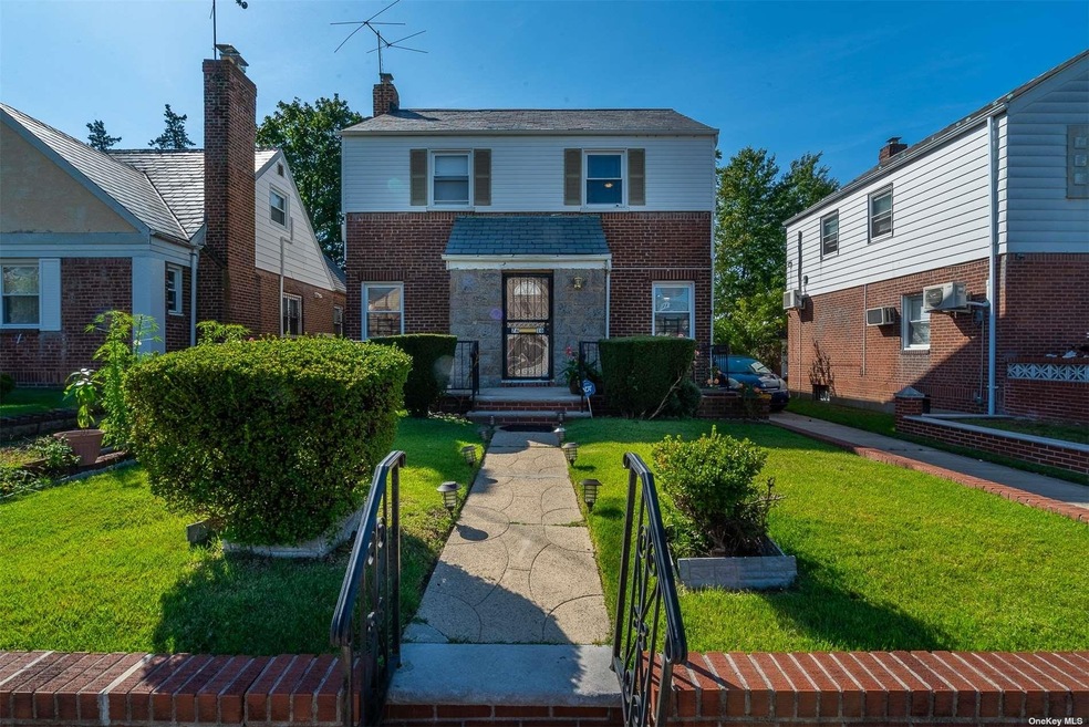 76-16 175th St, Fresh Meadows, NY 11366 - photo 1