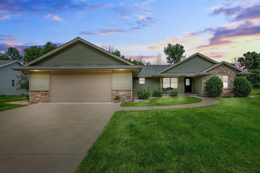 814 Woodrow St, Denmark, WI 54208 - photo 1