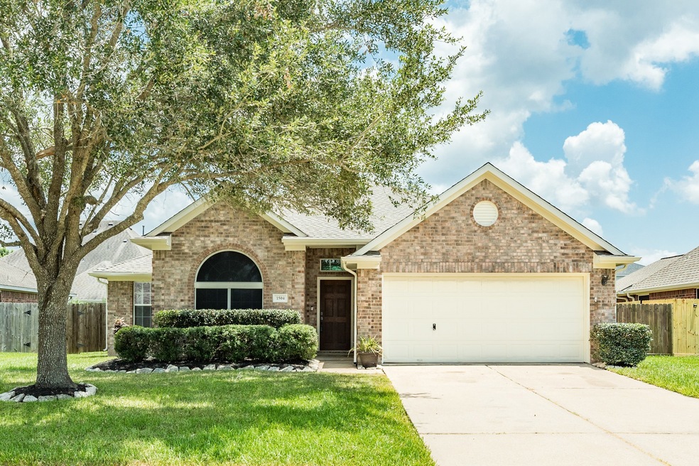 1504 Allison St, Alvin, TX 77511 - photo 1