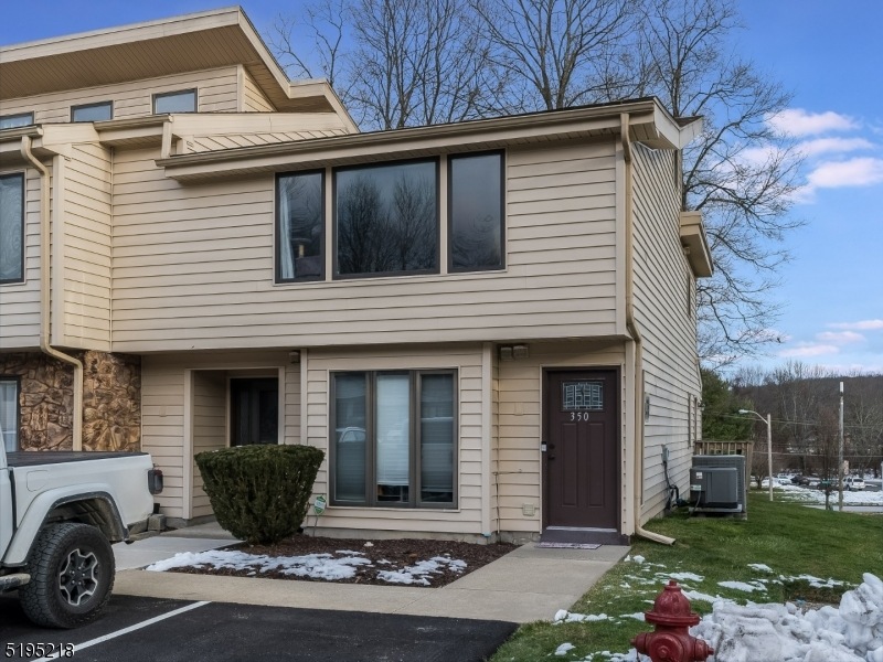 350 Mohegan CI, Andover Twp., NJ 07848 - photo 1