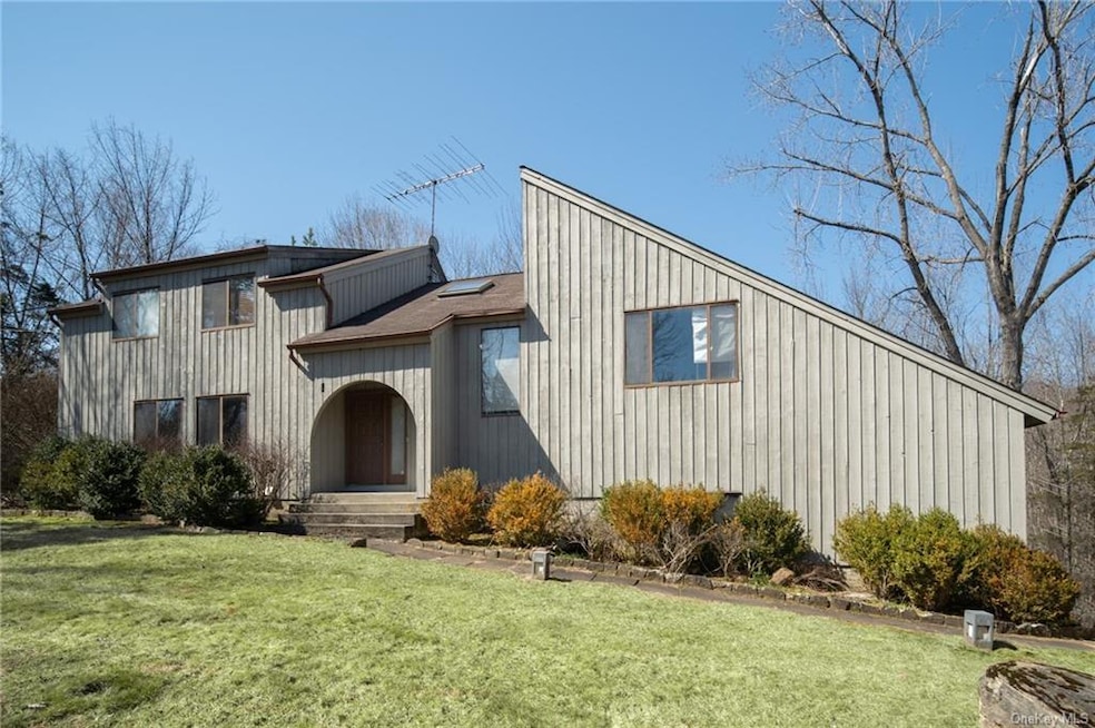 56 Kitchawan Rd, Pound Ridge, NY 10576 - photo 1