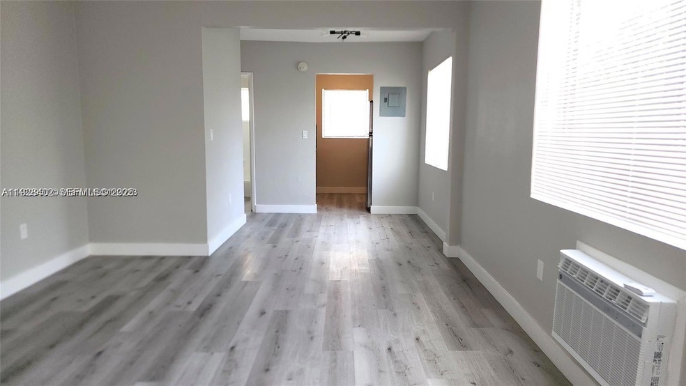 934 Meridian Ave unit 8, Miami Beach, FL 33139 - photo 1