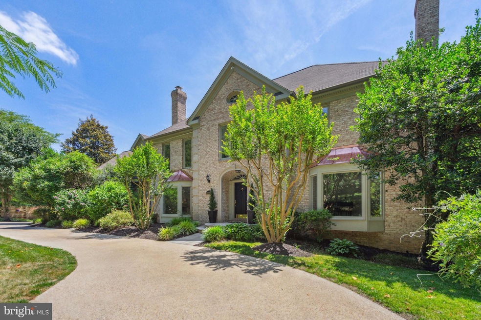 8001 Glengalen Ln, Chevy Chase, MD 20815 - photo 1