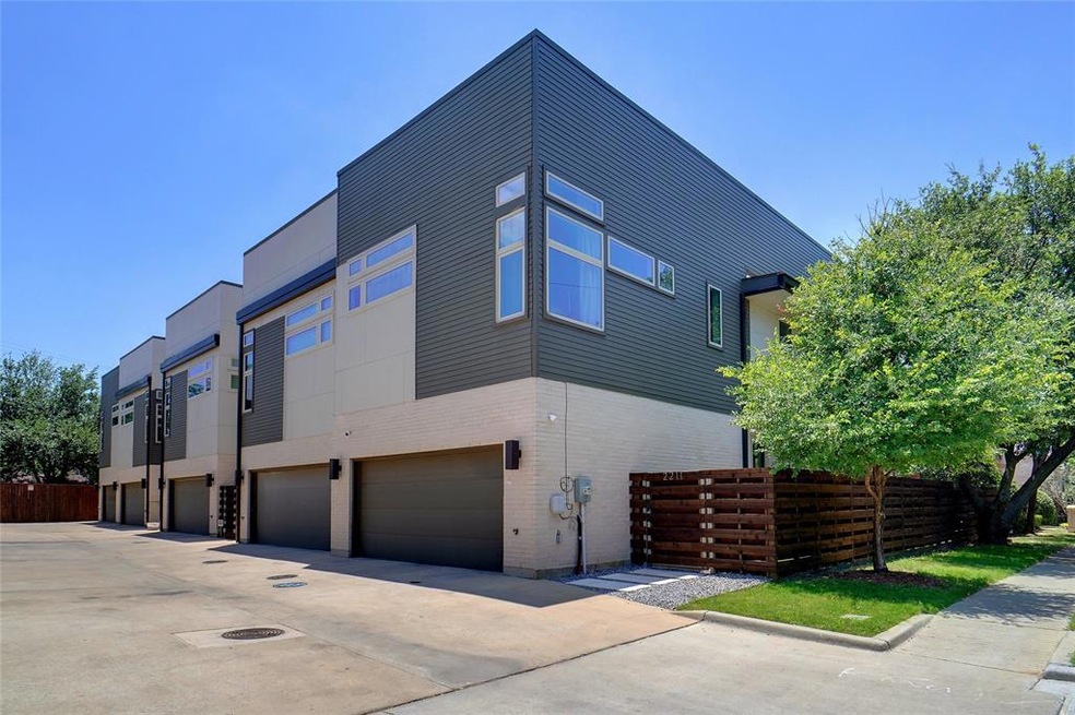 2205 Chunk Ct, Dallas, TX 75206 - photo 1