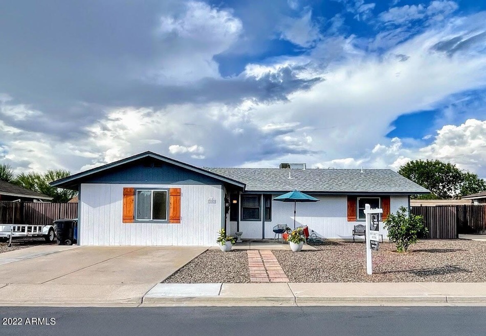 ADORABLE CURB APPEAL