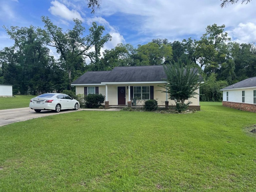 415 Perry St, Bainbridge, GA 39819 - photo 1