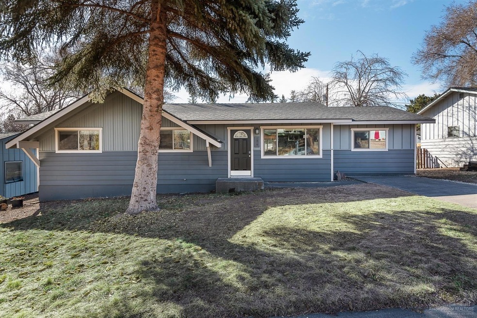 1319 NE Dempsey Dr, Bend, OR 97701 - photo 1