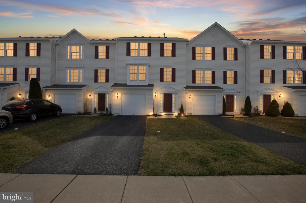 164 S Savanna Dr, Pottstown, PA 19465 - photo 1