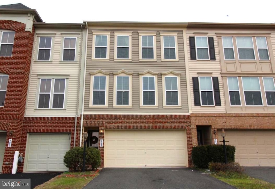 9089 Ribbon Falls Loop, Bristow, VA 20136 - photo 1