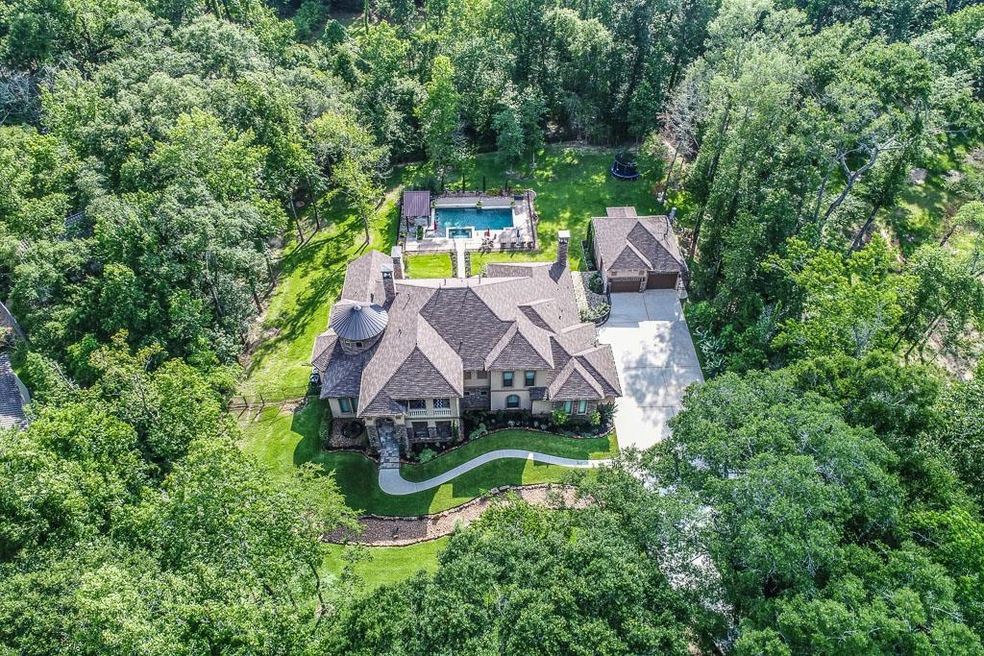 BEAUTIFUL ESTATE HOME 2.25 ACRES