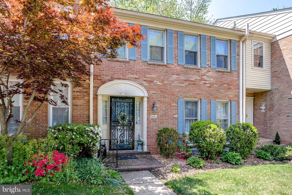 6682 Midhill Place, Falls Church, VA 22043 - photo 1