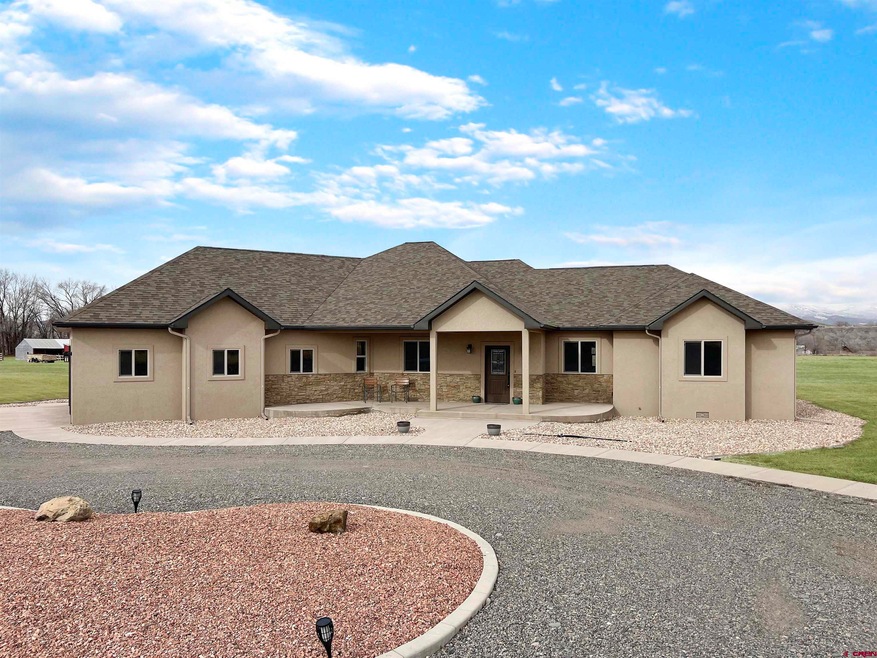 Beautiful ranch-style home with expansive lot and 
