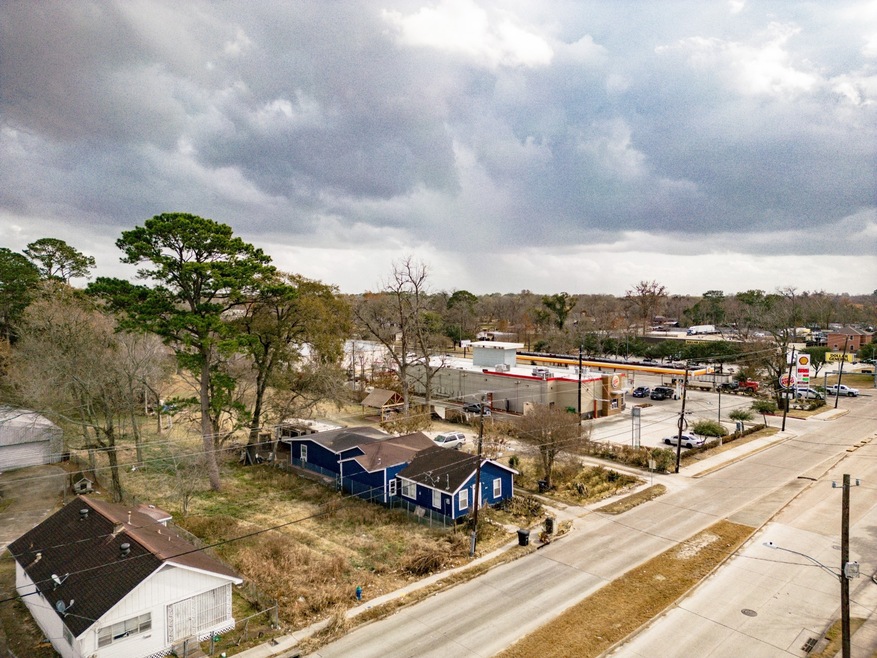 7906 Lockwood Dr, Houston, TX 77016 - photo 1