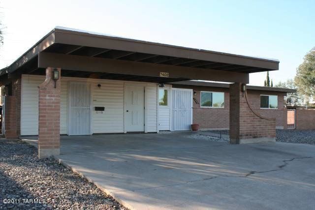 FRONT OF HOUSE