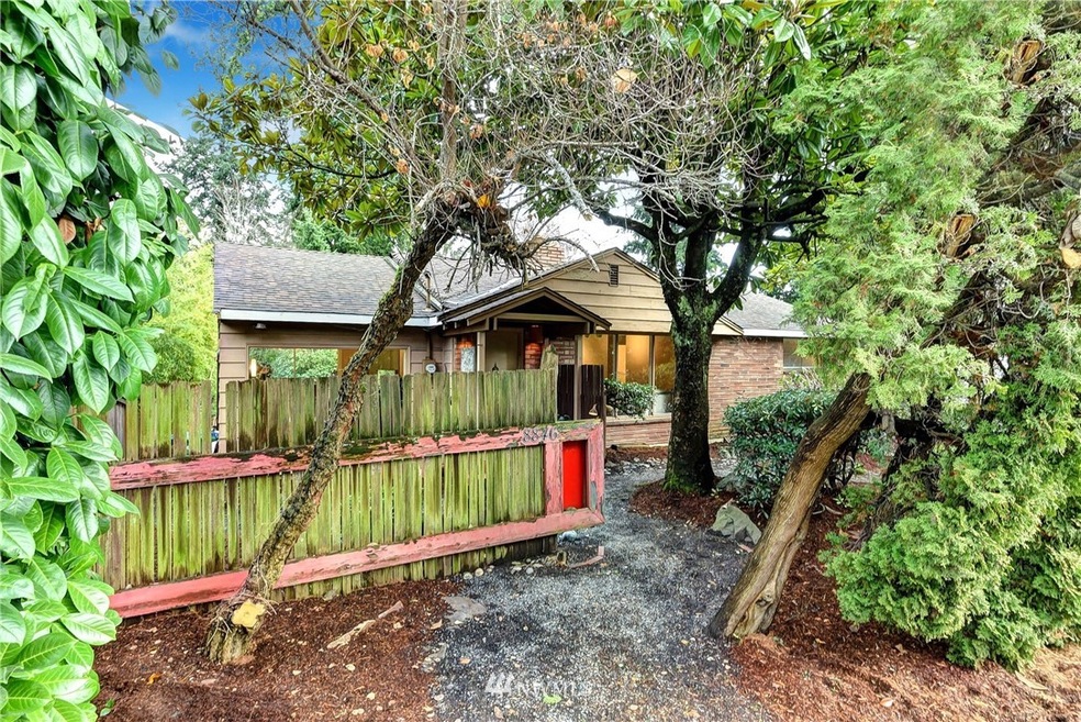 8846 SE 40th St, Mercer Island, WA 98040 - photo 1