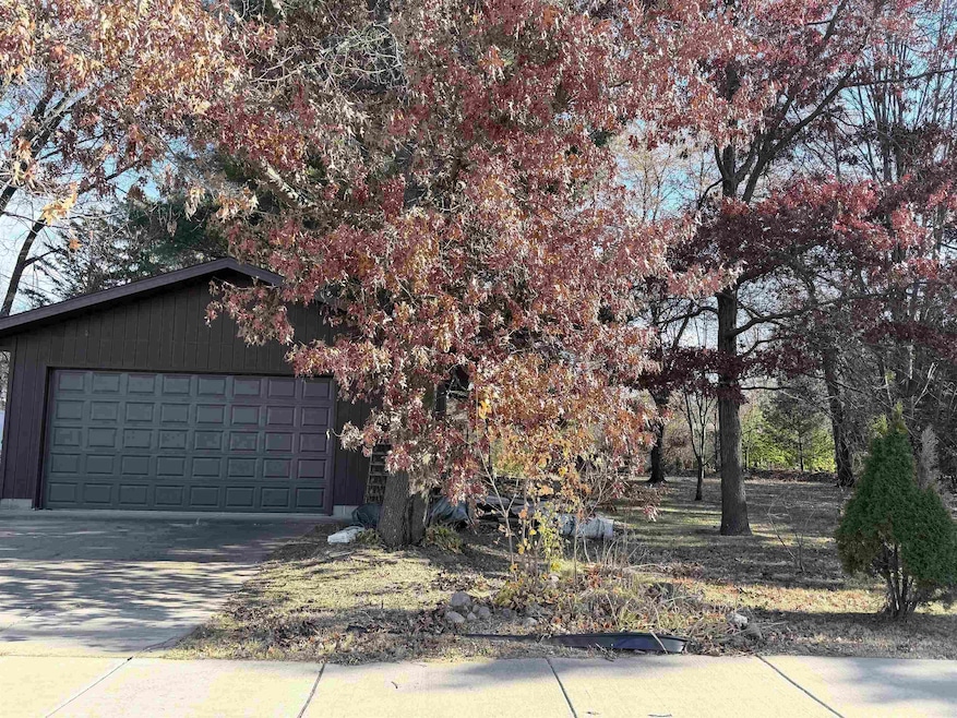 2221 10th St S, Wisconsin Rapids, WI 54494 - photo 1