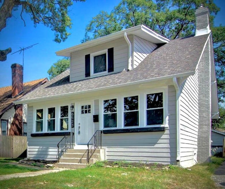 For Sale $275,000 • Co-Listing Agent