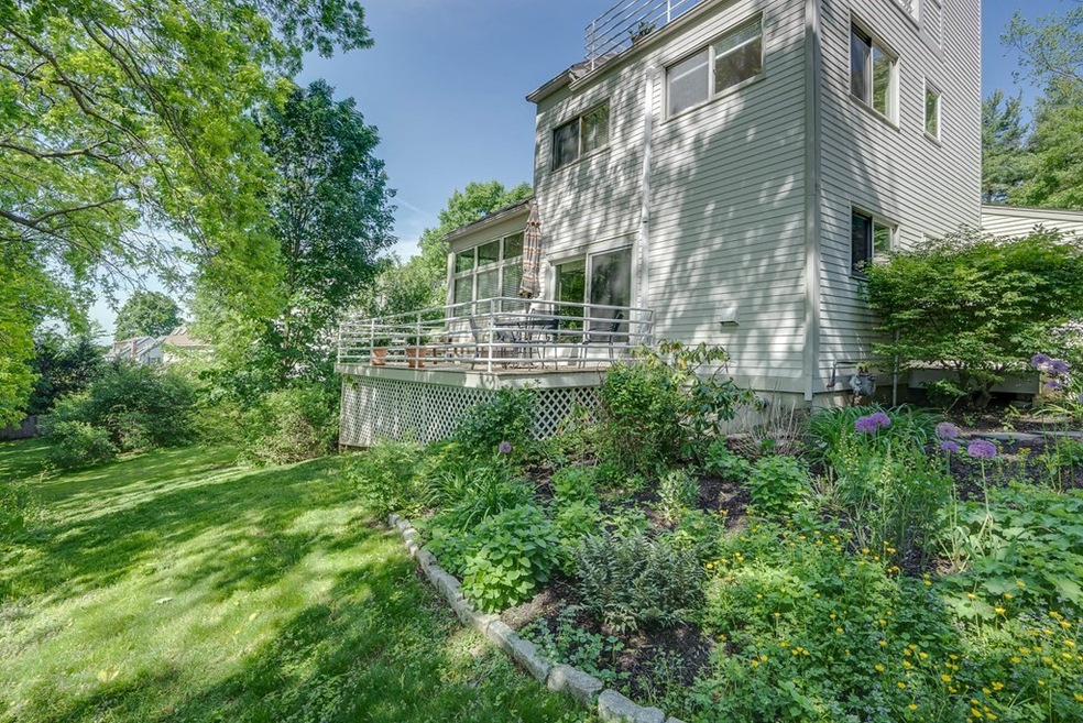 19 Johnson St unit 2, Newburyport, MA 01950 - photo 1