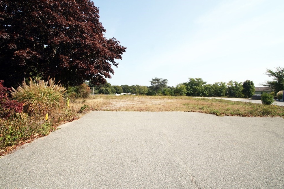 24 Scranton Ave, Falmouth, MA 02540 - photo 1