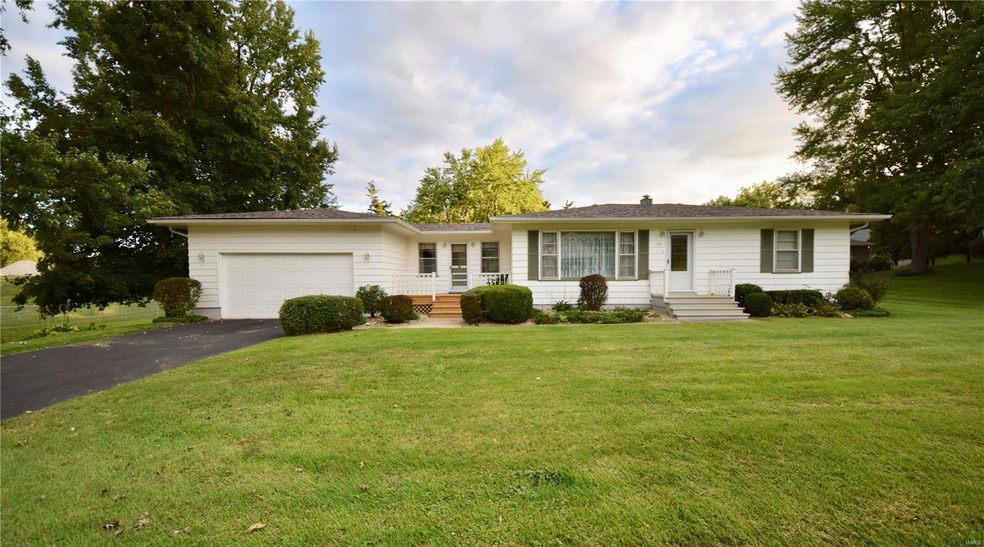 156 Sunset Ave, Glen Carbon, IL 62034 - photo 1