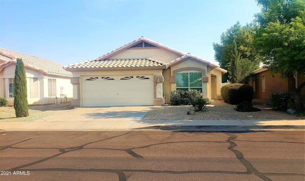 744 E Gail Dr, Chandler, AZ 85225 - photo 1