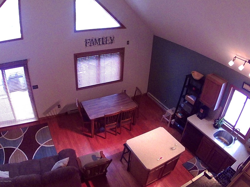 729 Raven Ct, Stroudsburg, PA 18360 - photo 1