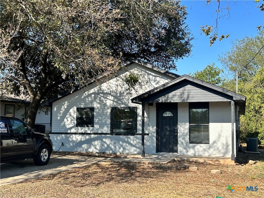 601 S Davis St, Belton, TX 76513 - photo 1