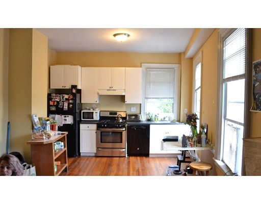 1095 Cambridge St unit 2, Cambridge, MA 02139 - photo 1