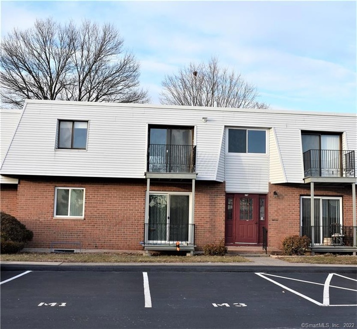 270 Richard St unit 3, Newington, CT 06111 - photo 1