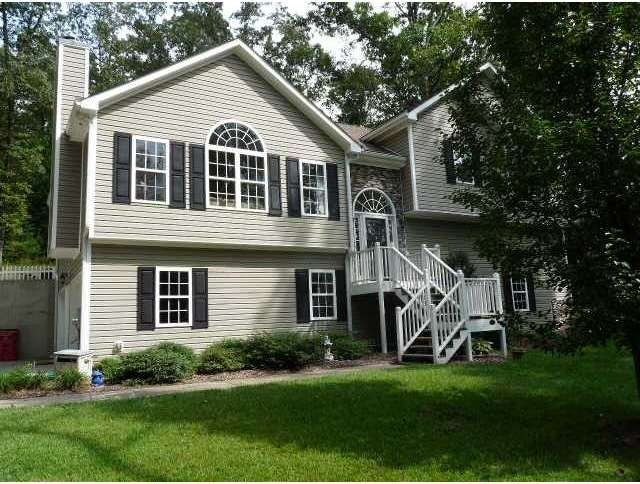 Exterior Front. Great updated home with side entry