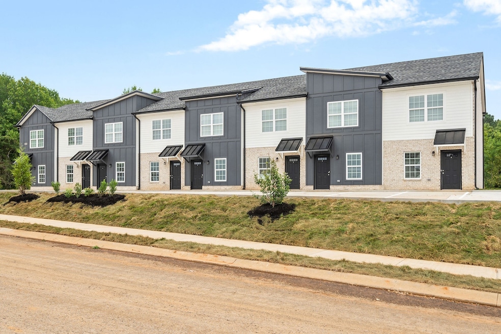 1165 Meadowhill Ln unit B, Clarksville, TN 37043 - photo 1